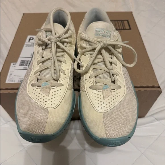 Nike GT cut academy basketball Beige and Teal Athletic Shoes - Picture 1 of 5